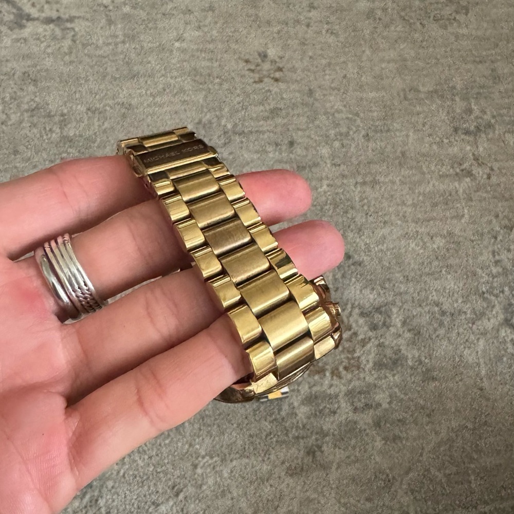 Michael Kors Bradshaw Gold Watch - Picture 3 of 6